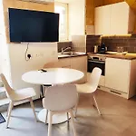 Hébergement de vacances Wave 24 Savynomad Harbour & Private Jacuzzi Cave