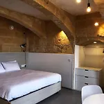 Wave 24 Savynomad Harbour & Private Jacuzzi Cave Hébergement de vacances La Valette
