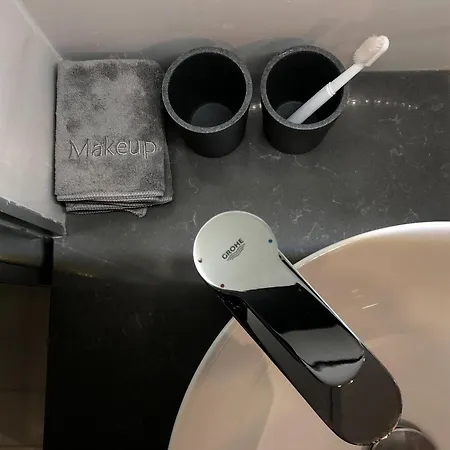 Сasa de vacaciones Wave 24 Savynomad Harbour & Private Jacuzzi Cave *