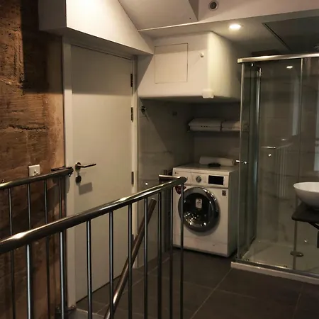 Wave 24 Savynomad Harbour & Private Jacuzzi Cave