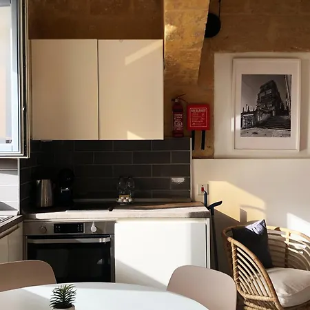 Wave 24 Savynomad Harbour & Private Jacuzzi Cave * La Valeta