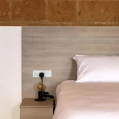 Wave 24 Savynomad Harbour & Private Jacuzzi Cave *