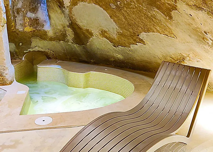 Wave 24 Savynomad Harbour & Private Jacuzzi Cave Дом отдыха