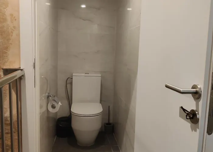 Дом отдыха Wave 24 Savynomad Harbour & Private Jacuzzi Cave Валетта