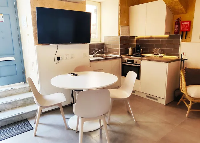 Дом отдыха Wave 24 Savynomad Harbour & Private Jacuzzi Cave