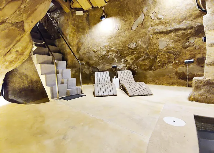 Wave 24 Savynomad Harbour & Private Jacuzzi Cave Дом отдыха *