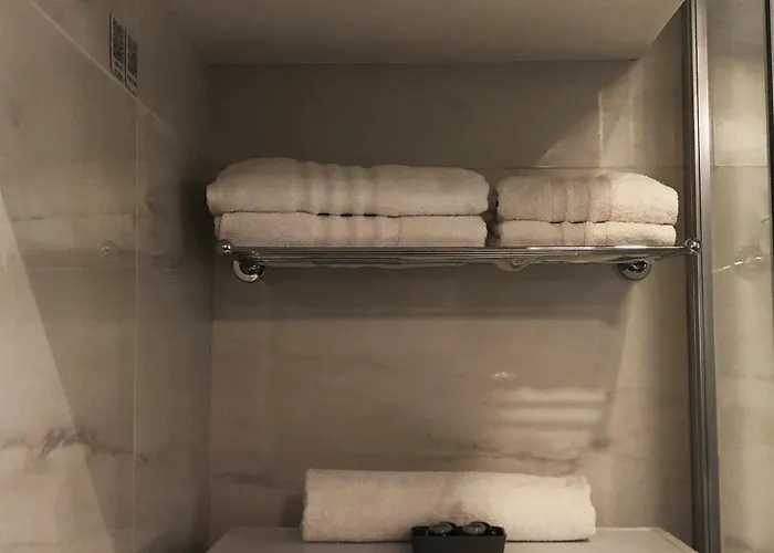 Дом отдыха Wave 24 Savynomad Harbour & Private Jacuzzi Cave