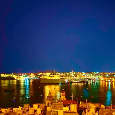 Wave 24 Savynomad Harbour & Private Jacuzzi Cave Hébergement de vacances *