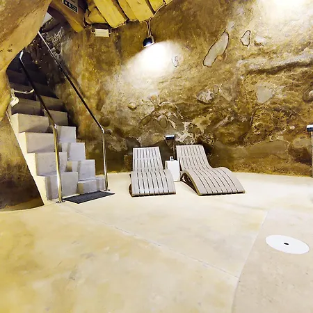 Wave 24 Savynomad Harbour & Private Cave Holiday home *