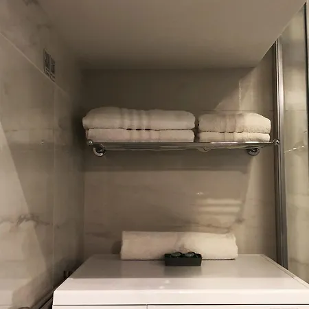 Hébergement de vacances Wave 24 Savynomad Harbour & Private Jacuzzi Cave