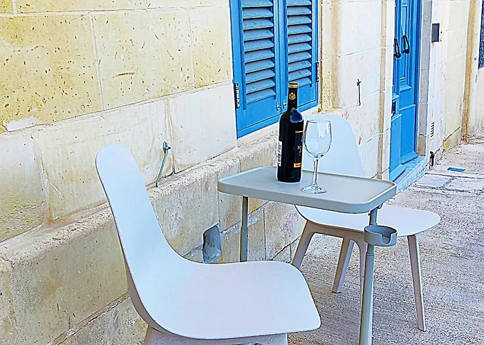 Wave 24 Savynomad Harbour & Private Jacuzzi Cave בית נופש ואלטה