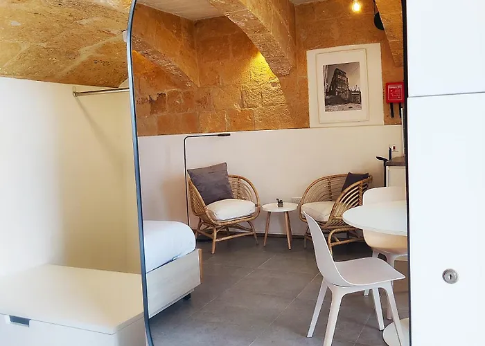 Wave 24 Savynomad Harbour & Private Jacuzzi Cave ואלטה