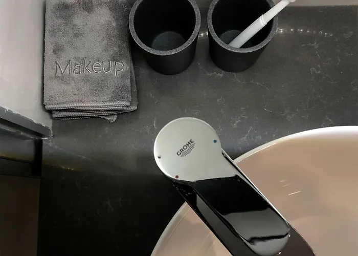 別荘 Wave 24 Savynomad Harbour & Private Jacuzzi Cave *