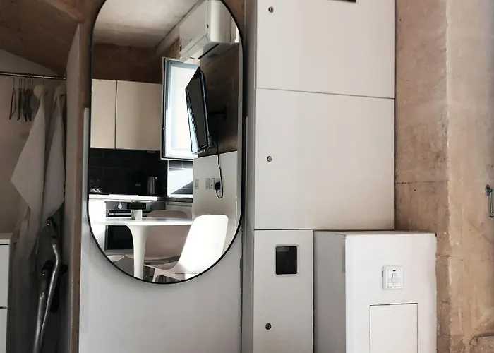 בית נופש Wave 24 Savynomad Harbour & Private Jacuzzi Cave ואלטה