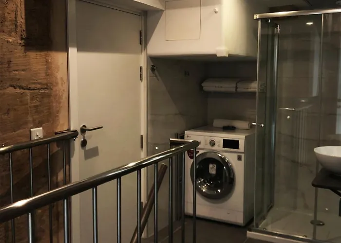 Wave 24 Savynomad Harbour & Private Jacuzzi Cave