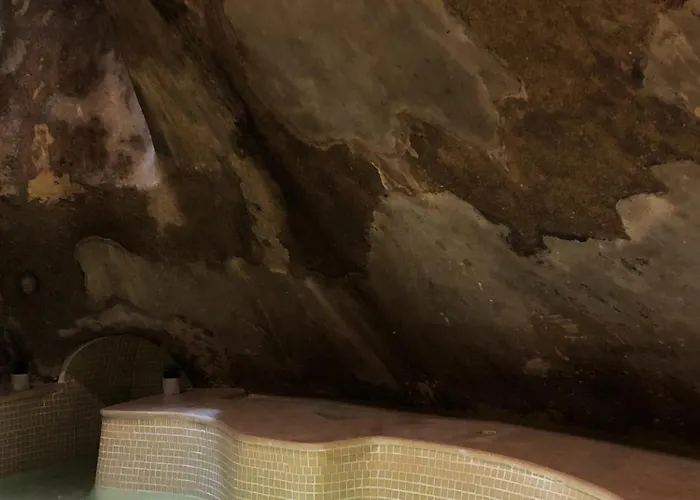 Wave 24 Savynomad Harbour & Private Jacuzzi Cave בית נופש ואלטה